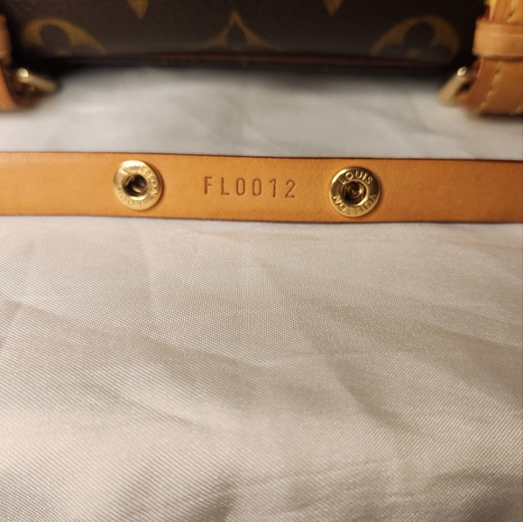 Louis Vuitton Monogram Leather Double Buckle Fanny Pack/ Waist Belt Bag - Picture 5 of 7